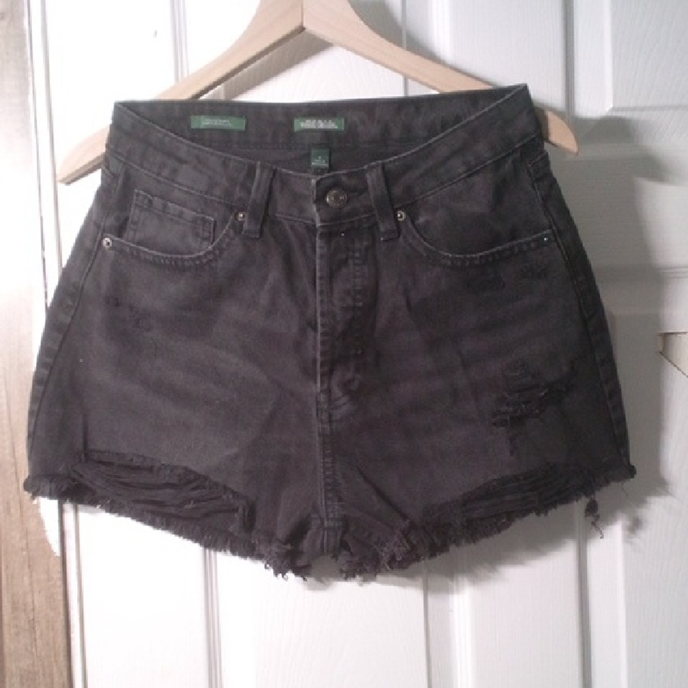 Lindo Shorts Tiro Alto Color Negro Usado En Muy Buen Estado Wild Fable